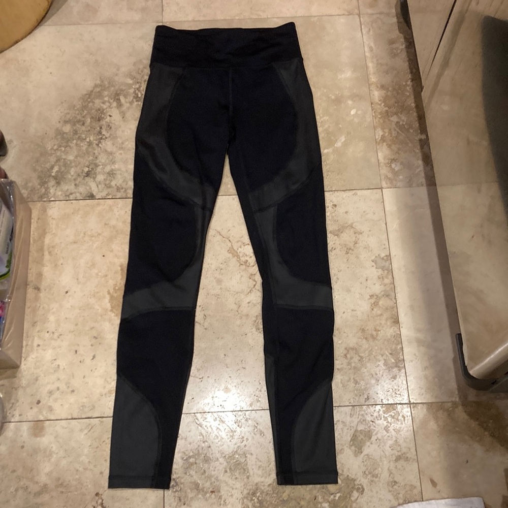 🖤Lululemon nulux material full length leggings size 4🖤